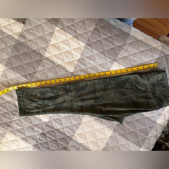 Lululemon camo leggings - Picture 3 of 5